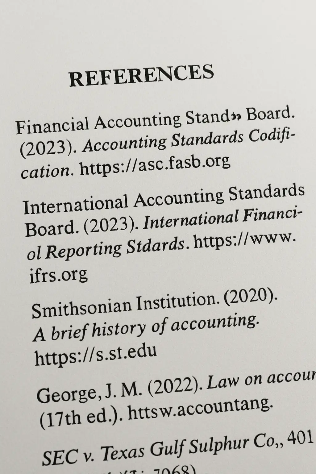 Lista de referencias bibliográficas en APA 7 con resoluciones técnicas y leyes contables argentinas citadas